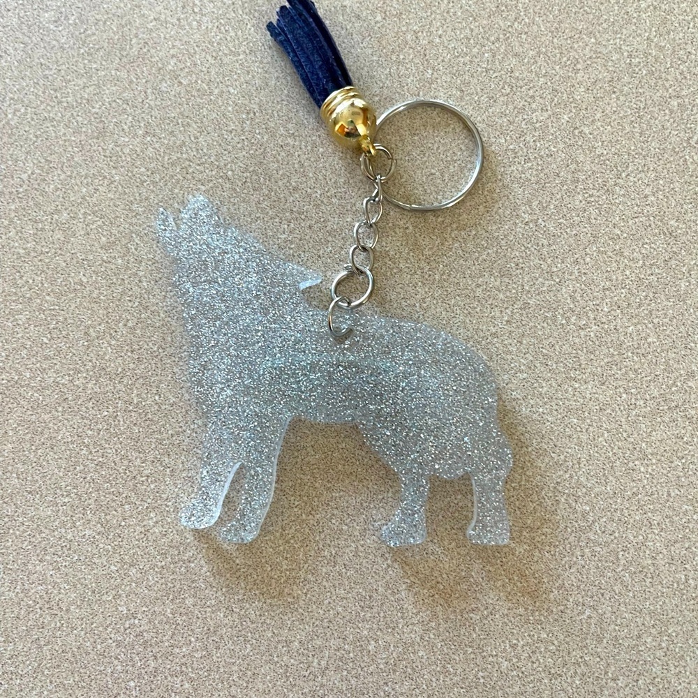 🎉🎉HP🎉🎉 Handmade Wolf Keychain